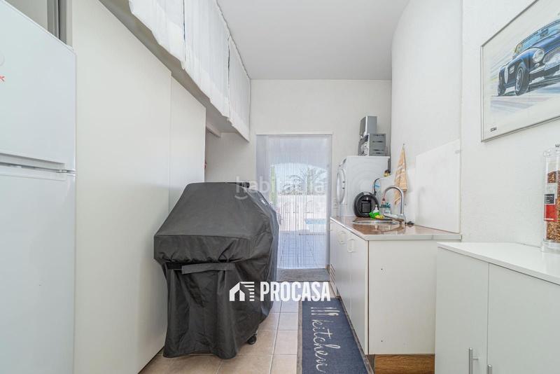 Foto 765e2eaf-96cb-44c7-9c67-c4adfbddf482. Chalet villa de lujo con amarre privado y piscina tu refugio mediterráneo! en Empuriabrava