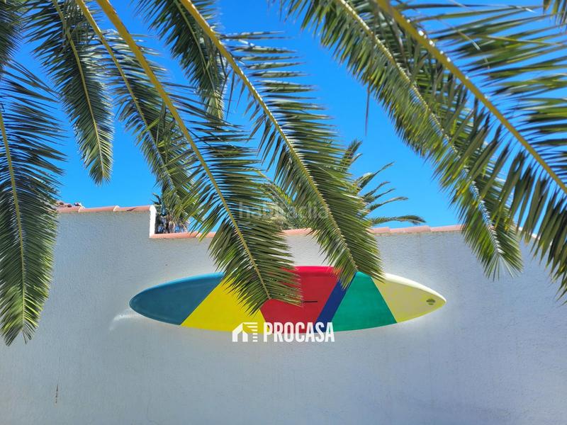 Foto 85bfc5d1-5568-4c49-b2a7-4ddc065b2fea. Chalet villa de lujo con amarre privado y piscina tu refugio mediterráneo! en Empuriabrava