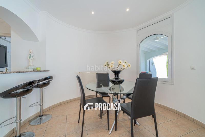 Foto 91d68f67-ecf6-454b-b8cd-524ba88fb83c. Chalet villa de lujo con amarre privado y piscina tu refugio mediterráneo! en Empuriabrava