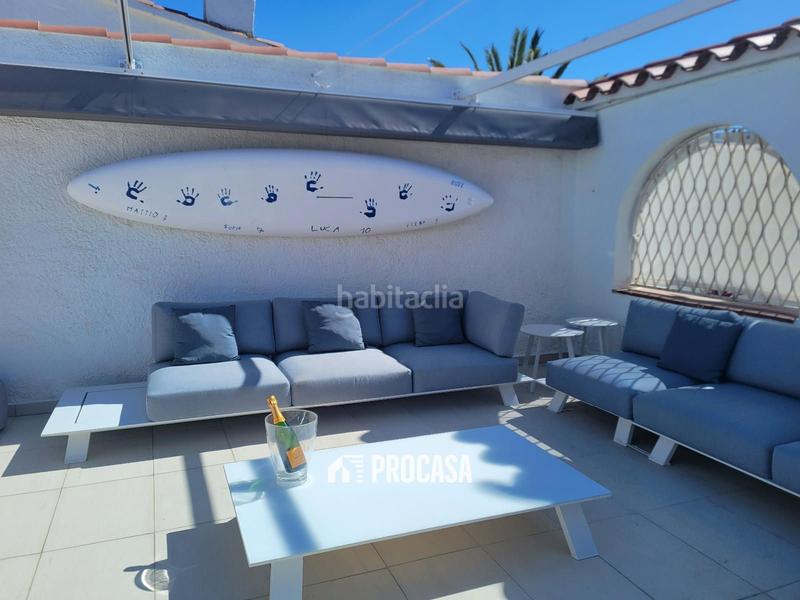 Foto 9bf0fcd8-53ca-4e25-bc87-a61e8115cc96. Chalet villa de lujo con amarre privado y piscina tu refugio mediterráneo! en Empuriabrava