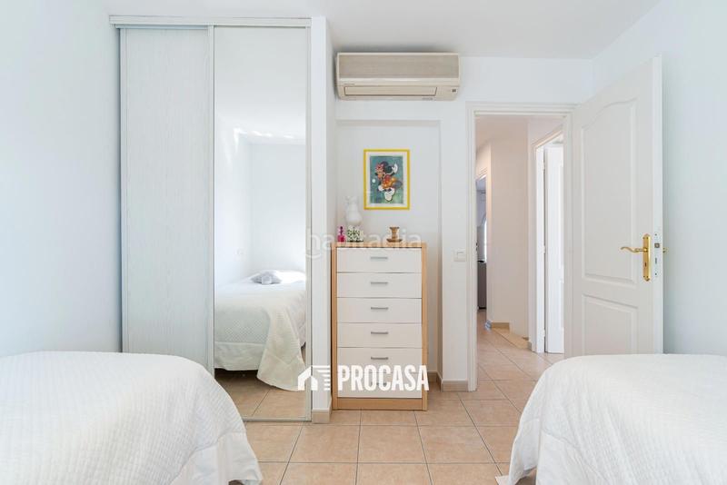 Foto b34270f3-6ac9-45a1-bd7a-994b68eeff5b. Chalet villa de lujo con amarre privado y piscina tu refugio mediterráneo! en Empuriabrava