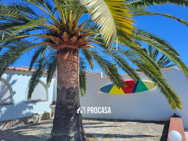 Foto bdb376fc-6b21-4a0a-b8f3-c22de41d9a66. Chalet villa de lujo con amarre privado y piscina tu refugio mediterráneo! en Empuriabrava