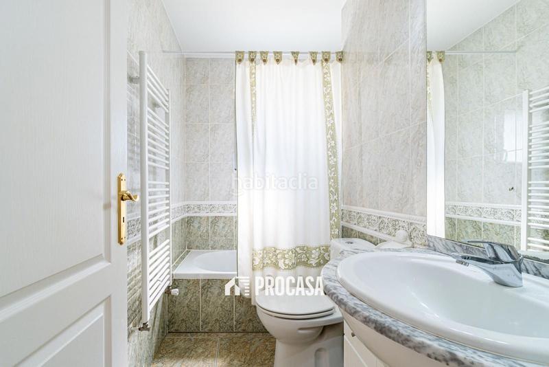 Foto f6775d20-8917-4675-8d5e-aea6da30f11f. Chalet villa de lujo con amarre privado y piscina tu refugio mediterráneo! en Empuriabrava