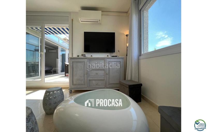 Foto 5a1ea98e-1ea3-4b6c-aaa7-29549ca73570. Piso ático en venta 2 habitaciones gran terraza y parking subterráneo en Empuriabrava