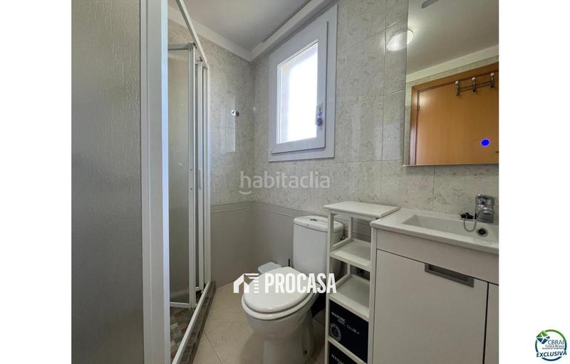 Foto 6a046ea1-164d-4464-9ab3-fa206a1b5919. Piso ático en venta 2 habitaciones gran terraza y parking subterráneo en Empuriabrava