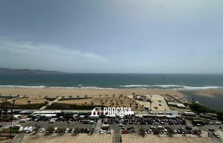 Pis  Delta muga. Estudio renovado con vista al mar y licencia turistica