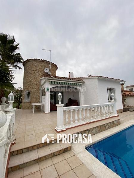 Foto 23e40a12-de51-4ce8-950b-cee22d21a30b. Chalet casa al canal ancho, amarre 24 m, 1079m2 de terreno en Empuriabrava