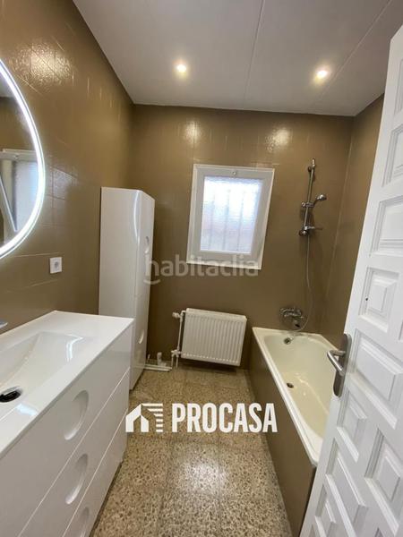 Foto 861566ad-ace5-421d-a81b-177efd536172. Chalet casa al canal ancho, amarre 24 m, 1079m2 de terreno en Empuriabrava