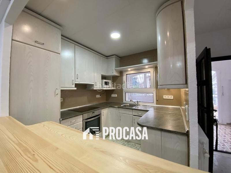 Foto ed065098-c841-4b3e-a0fe-c2a3419c5fa6. Chalet casa al canal ancho, amarre 24 m, 1079m2 de terreno en Empuriabrava
