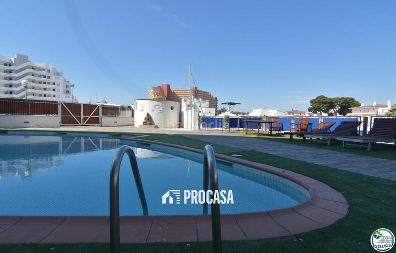 Foto 6f342d01-0818-4cfe-907e-b4f8ff78b085. Piso encantador apartamento con licencia turística y vistas al canal en Roses