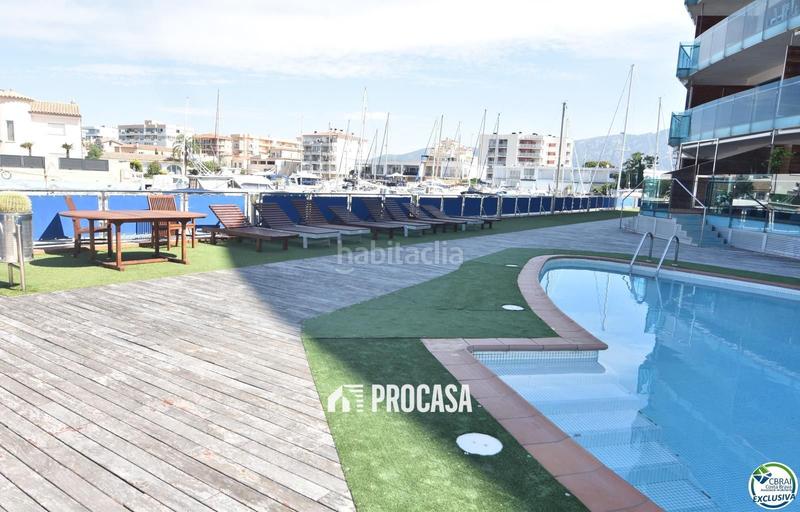 Foto 9b5121bb-3718-4c70-80ad-d78245d558d6. Piso encantador apartamento con licencia turística y vistas al canal en Roses