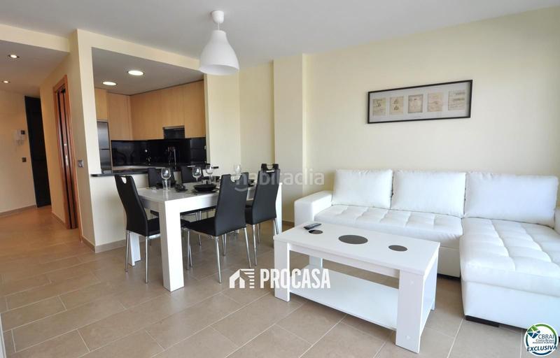 Foto c66286ab-972d-4fc6-b9c8-5f3c685d47fc. Piso encantador apartamento con licencia turística y vistas al canal en Roses