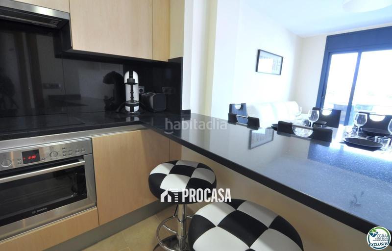 Foto d08a4a5b-7edb-4c94-b1e3-b17a042324fe. Piso encantador apartamento con licencia turística y vistas al canal en Roses