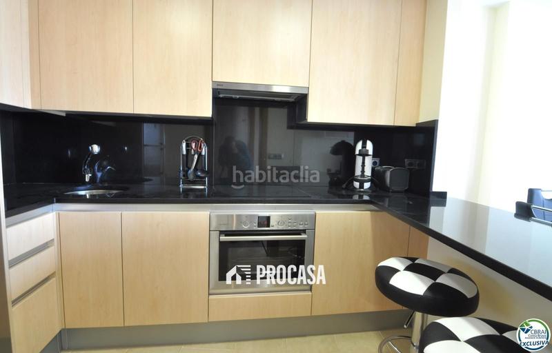 Foto d7c7dd23-7167-4bc9-8272-a792e081cc94. Piso encantador apartamento con licencia turística y vistas al canal en Roses