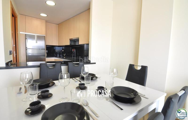 Foto d8fb8734-2cfa-402e-adc1-ef015f727aa3. Piso encantador apartamento con licencia turística y vistas al canal en Roses