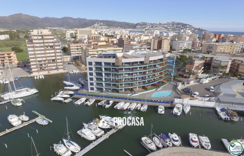 Foto e4e55d55-026a-41c5-84f4-ac3068bf5f2e. Piso encantador apartamento con licencia turística y vistas al canal en Roses
