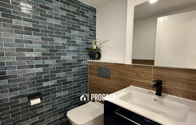 Foto 14d8be44-82ca-4e39-9197-a45b4cf2ad2a. Xalet amb calefacció aparcament piscina a Cap Ras - Creus - Falconera Empuriabrava