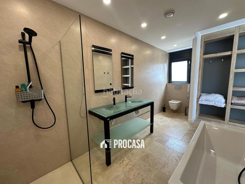 Foto 44f19701-4d18-4fcb-b307-293030ac9610. Xalet amb calefacció aparcament piscina a Cap Ras - Creus - Falconera Empuriabrava