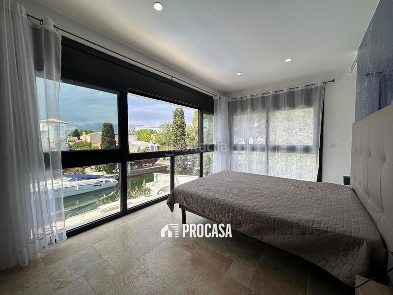 Foto 48d55afa-19df-47f3-bf93-4df0a0beef14. Xalet amb calefacció aparcament piscina a Cap Ras - Creus - Falconera Empuriabrava