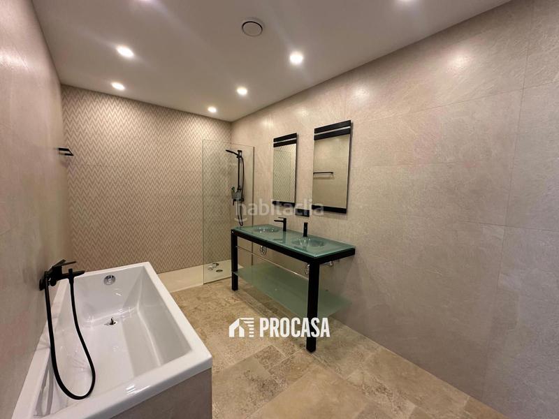 Foto 9219ed22-67c3-4329-a1b1-2e3b45d777c2. Xalet amb calefacció aparcament piscina a Cap Ras - Creus - Falconera Empuriabrava