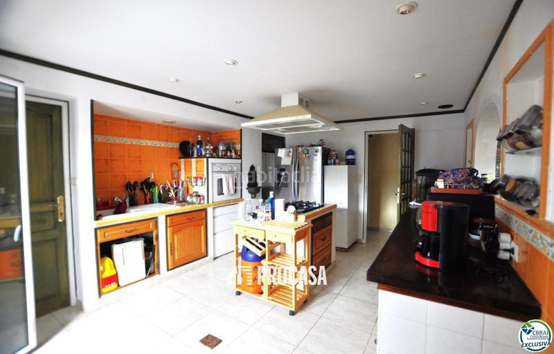 Foto 788537ae-a123-4aa2-8fa1-1043f63de429. Chalet casa con jardín dos apartamentos en mas bosca, en Roses