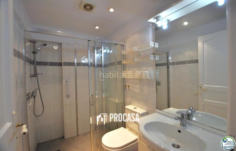 Foto b34b155c-6b5a-4874-8562-344c6e00f650. Chalet casa con jardín dos apartamentos en mas bosca, en Roses