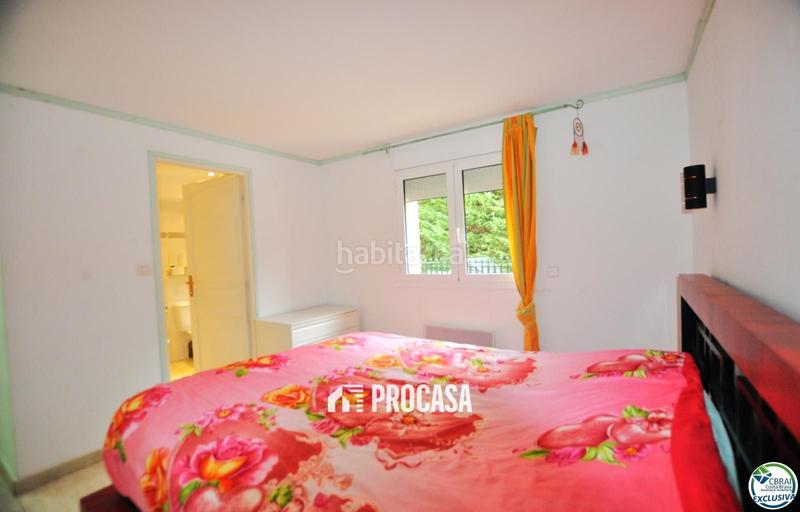 Foto c7d22595-419a-4149-bf3f-a646209b3079. Chalet casa con jardín dos apartamentos en mas bosca, en Roses