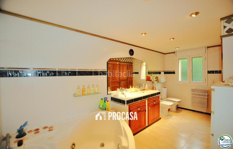Foto db517eb9-f571-4fc5-9490-14ef7203216b. Chalet casa con jardín dos apartamentos en mas bosca, en Roses