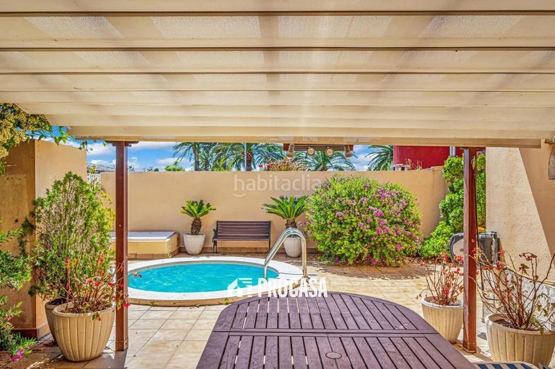 Foto d393f2d6-3e12-4879-a5f8-1ef48d886e65. Chalet casa de grandes dimensiones con jardín, terrazas y garaje en la zona del mas nou, en Empuriabrava