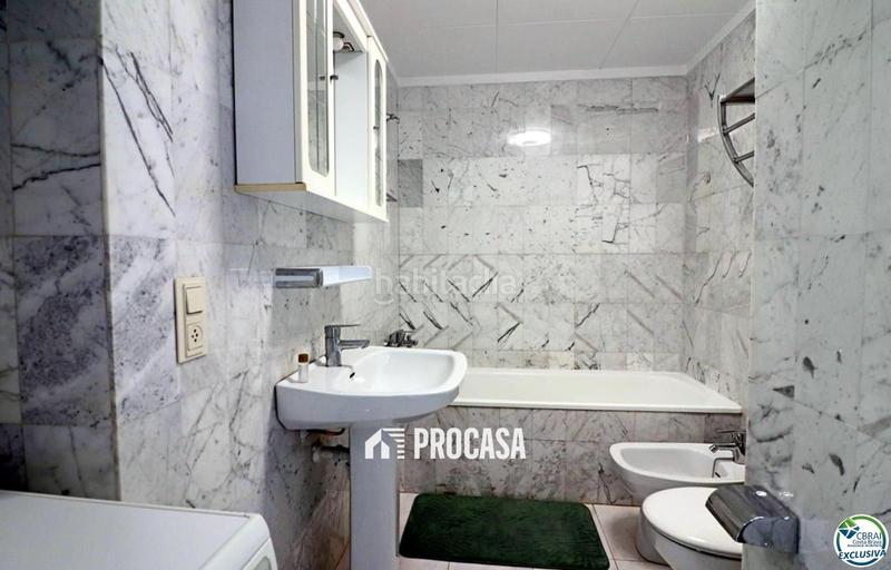 Foto 84669184-cdbe-46a0-9a01-c38fde4e6c05. Piso apartamento acogedor con vistas despejadas en una zona tranquila, en Empuriabrava