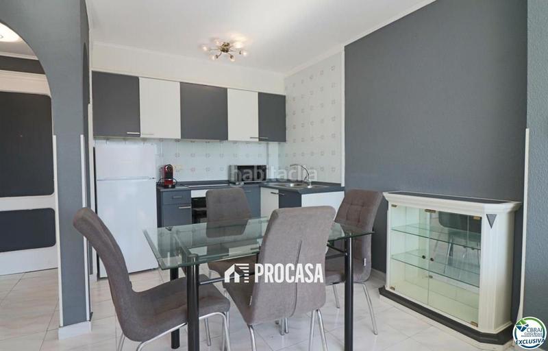 Foto d876e10e-c3b1-462e-8c3a-cfc6ef4f0181. Piso apartamento acogedor con vistas despejadas en una zona tranquila, en Empuriabrava
