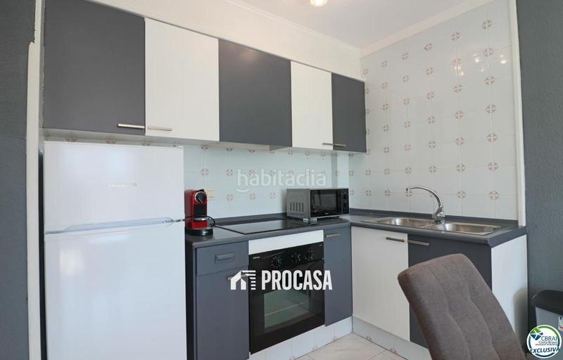 Foto e2f4cc69-774a-45e4-a397-271dd022c482. Piso apartamento acogedor con vistas despejadas en una zona tranquila, en Empuriabrava