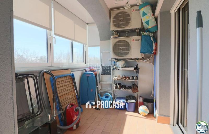 Foto f9aba837-c3f3-4bb0-a98d-60c3d6a28bf7. Piso apartamento acogedor con vistas despejadas en una zona tranquila, en Empuriabrava