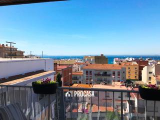 Pis  Plaça del llevant. Ático totalmente reformado en venta en el centro de roses, cerca
