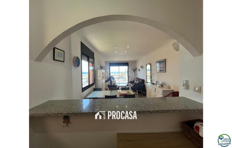 Foto 76e4b933-b94b-4540-8d7d-48379fb440cb. Piso  en primera línea con vistas al mar, garaje y piscina en Empuriabrava