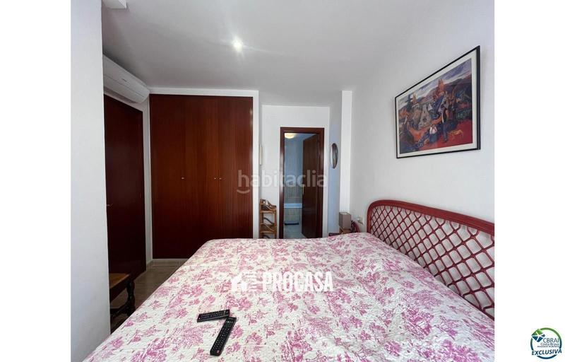 Foto 78789549-da25-4265-bdb4-f6ab9f373153. Piso  en primera línea con vistas al mar, garaje y piscina en Empuriabrava