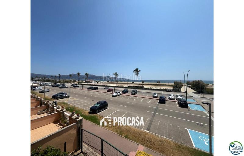 Foto b640569c-738f-4bad-8dd0-851dd5b9f2db. Piso  en primera línea con vistas al mar, garaje y piscina en Empuriabrava