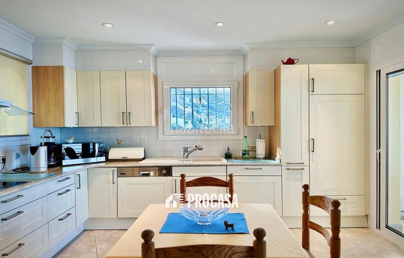 Foto 94a977d3-801b-4e55-b411-7f8cbbbb3c25. Chalet avec chauffage parking piscine dans Puig Rom-Canyelles-Almadrava Roses