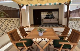 Xalet  Ebre. Casa de dos plantas situada en la zona de ebre, empuriabrava