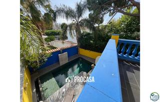 Xalet  Montseny. Villa ideal para alquiler con licencia turística, piscina, zona
