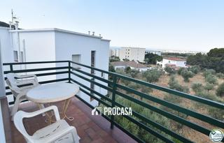 Pis  De lisboa. Apartamento situado en la urbanización mas oliva, en roses