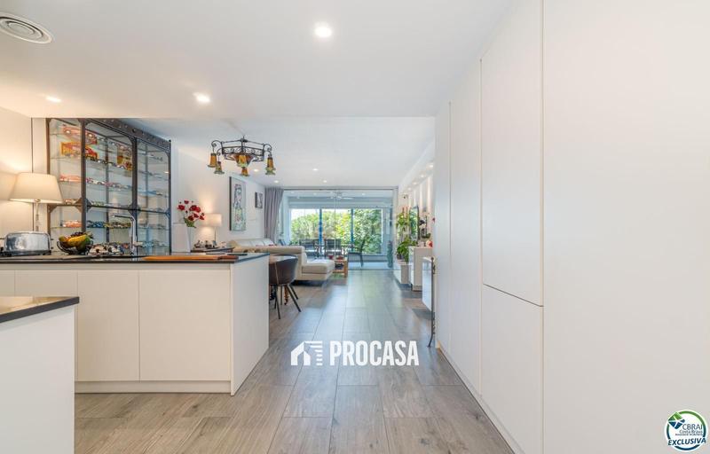 Foto 4db966e3-585c-4e48-b27e-976bf76c413f. Appartement avec chauffage parking dans Centre Roses