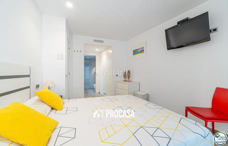 Foto a4bfbaef-6826-4bf4-808b-5079bd784f48. Appartement avec chauffage parking dans Centre Roses