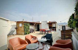 Pis  Passatge port emporda 36. Atico renovado con terraza de 74m2 en empuriabrava