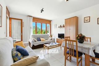 Pis  Puigmal. Apartamento de un dormitorio con piscina y jardines comunitarios