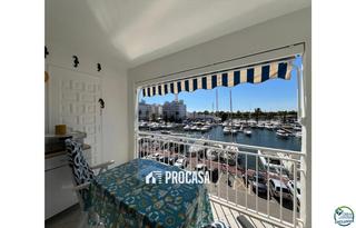 Pis  Port grec. Apartamento de dos habitaciones con vistas a la marina de empuri