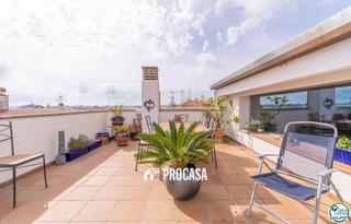 Pis  Del almirallf gravina. Dúplex con 4 habitaciones en el centro de roses