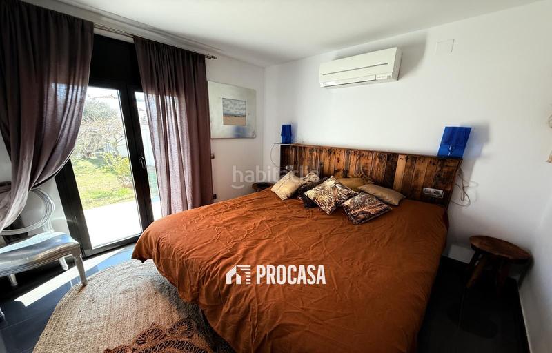 Foto 20d3abc6-00a0-4005-9e50-3d792d6111c6. Chalet casa renovada al canal con amarre privado a en Empuriabrava