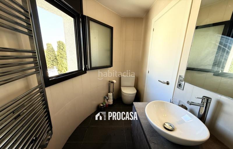 Foto 440fc39e-9e2b-4ed5-b0b7-28b131158b41. Chalet casa renovada al canal con amarre privado a en Empuriabrava