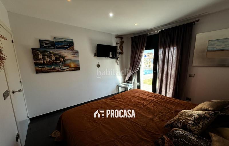 Foto 508851bd-19c4-4193-8ff8-c3722c1282b5. Chalet casa renovada al canal con amarre privado a en Empuriabrava